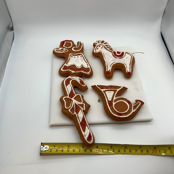 Vintage Christmas Gingerbread Cookie Set of 4 Sparkling Christmas Ornaments - Picture 10 of 10